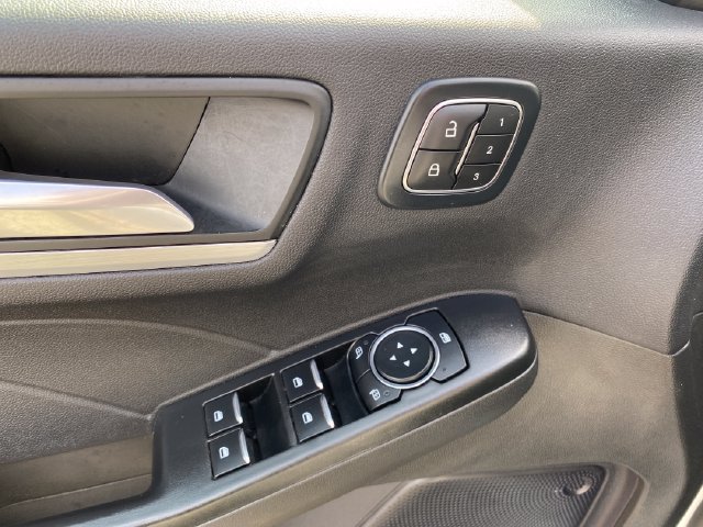Used 2024 Ford Escape Platinum AWD/4WD image 18