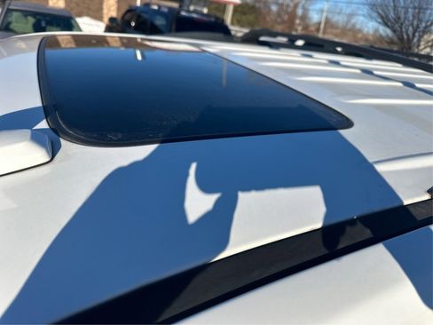 Used 2018 GMC Yukon XL SLT w/ Open Road Package image 13