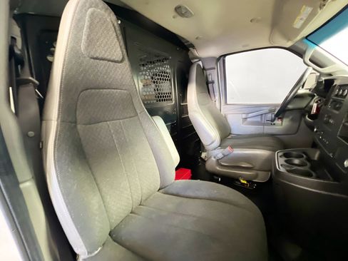 Used 2020 Chevrolet Express 2500 Work Van w/ Driver Convenience Package image 27