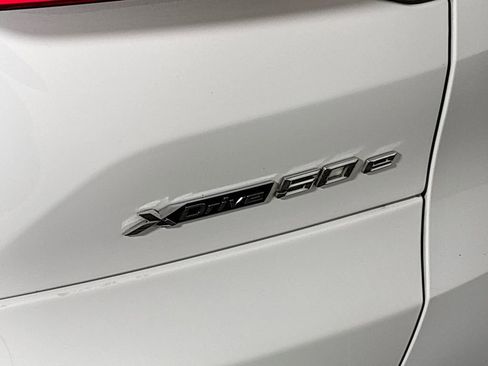 Used 2025 BMW X5 xDrive50e image 25