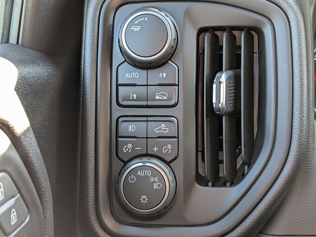 Used 2019 Chevrolet Silverado 1500 Custom w/ Custom Value Package AWD/4WD image 23