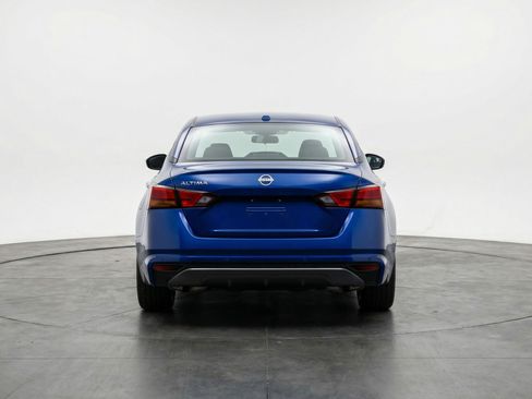 Used 2025 Nissan Altima 2.5 SV image 7