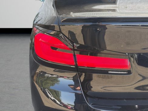 Used 2022 BMW 530i RWD image 30