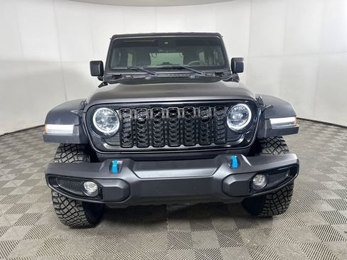 Used 2024 Jeep Wrangler Unlimited image 8