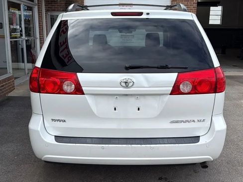 Used 2010 Toyota Sienna XLE FWD image 8