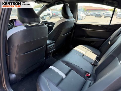 Used 2026 Toyota Camry SE FWD image 30