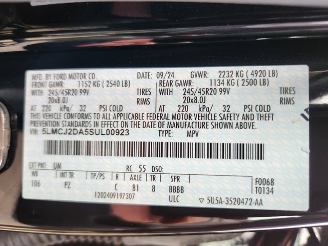 New 2025 Lincoln Corsair Reserve w/ Equipment Group 202A AWD/4WD image 24