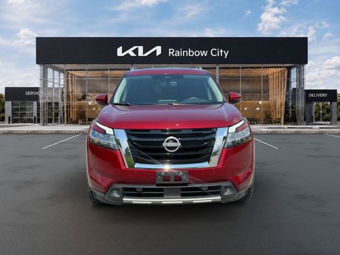 Used 2022 Nissan Pathfinder SL w/ SL Premium Package FWD image 2