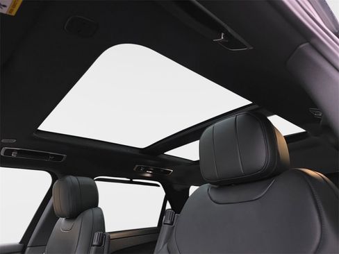 New 2026 Land Rover Range Rover Sport SE image 31