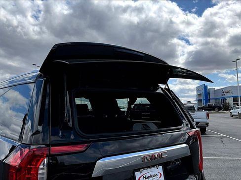 Used 2021 GMC Yukon XL Denali w/ Denali Premium Package image 37