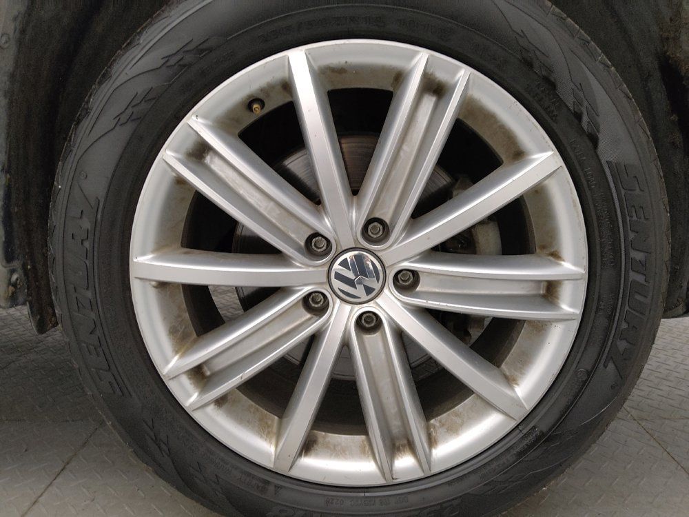 Used 2015 Volkswagen Tiguan SEL FWD image 31