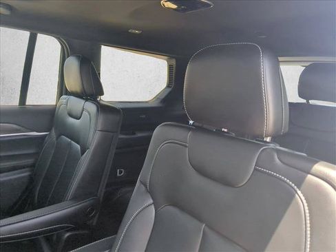 New 2025 Jeep Grand Cherokee L Limited w/ Black Appearance Package AWD/4WD image 16