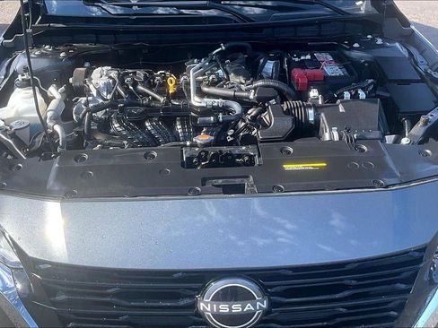 Used 2025 Nissan Altima 2.5 SV FWD image 10