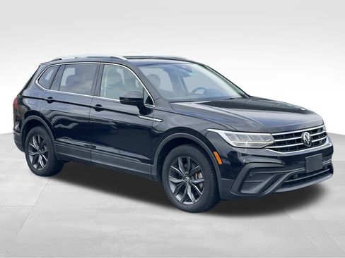 Certified 2023 Volkswagen Atlas SE image 3