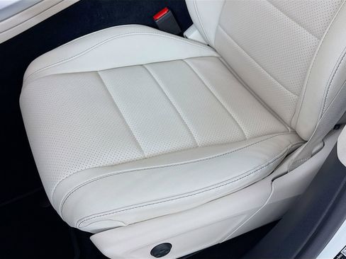 Certified 2026 Mercedes-Benz GLS 450 4MATIC image 21