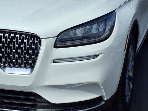 Used 2022 Lincoln Corsair AWD w/ Premium Package image 35