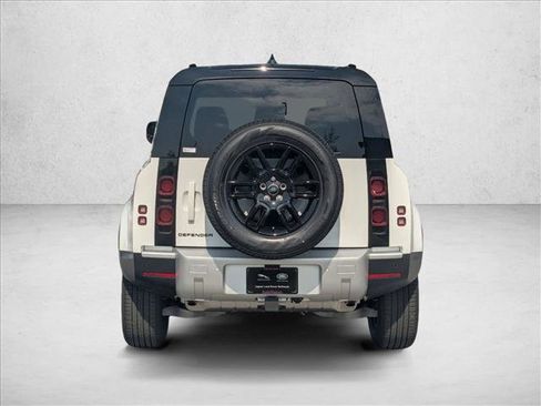 Used 2025 Land Rover Defender 110 S image 8