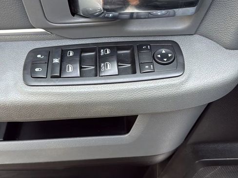 Used 2019 RAM 1500 Classic SLT RWD image 12