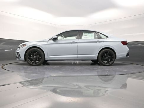 New 2026 Volkswagen Jetta SE image 21