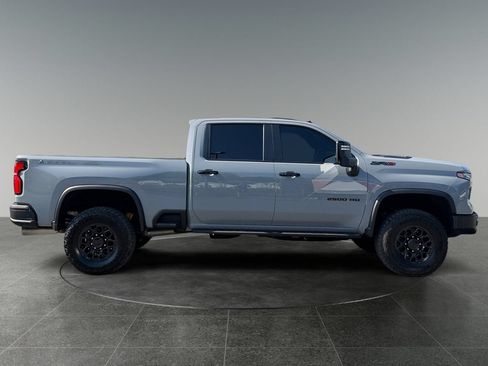 Used 2025 Chevrolet Silverado 2500 ZR2 w/ ZR2 Bison Edition AWD/4WD image 10
