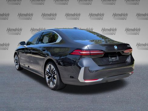 Used 2026 BMW 530i w/ Convenience Package RWD image 9