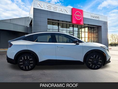 New 2026 Nissan Leaf Platinum+ image 6