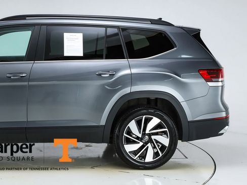 Used 2024 Volkswagen Atlas SE image 4