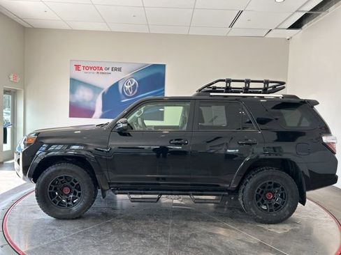 Used 2022 Toyota 4Runner SR5 Premium w/ TRD Black Wheel Package (TMS) AWD/4WD image 3