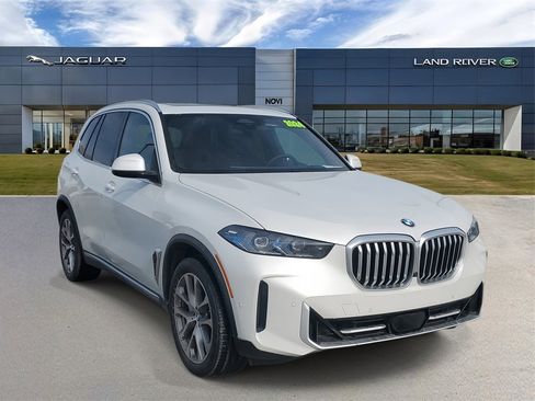 Used 2024 BMW X5 xDrive40i w/ Premium Package image 4