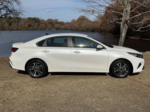 Used 2024 Kia Forte LXS image 5