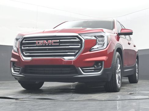 Used 2023 GMC Terrain SLT w/ Tech Package FWD image 26