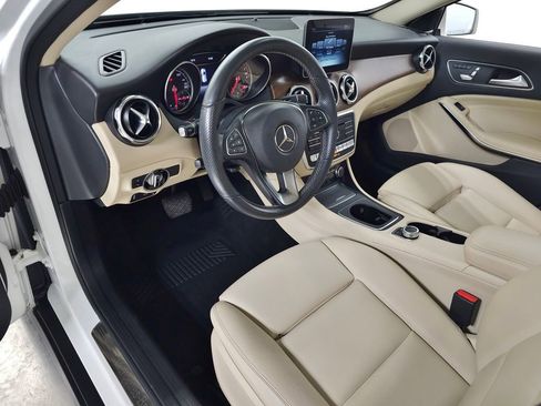 Used 2019 Mercedes-Benz GLA 250 4MATIC image 17