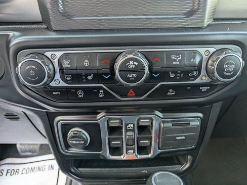 Used 2022 Jeep Gladiator Willys image 22