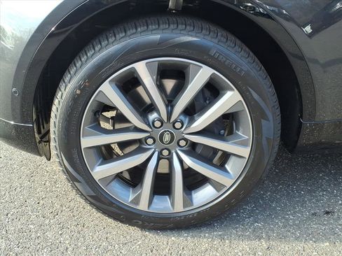 New 2026 Land Rover Discovery Limited Edition image 9