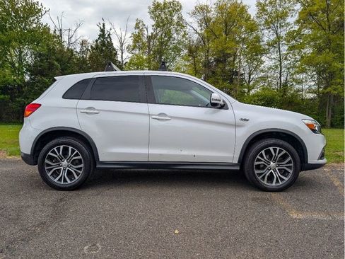 Used 2017 Mitsubishi Outlander Sport ES FWD image 4