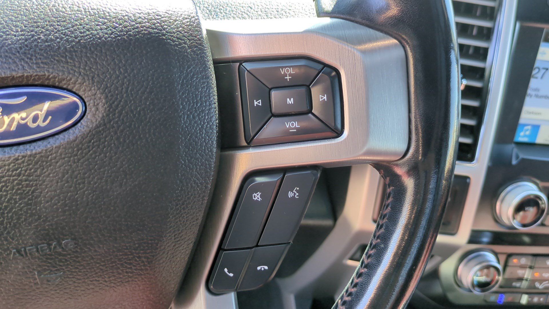 Used 2019 Ford F350 Platinum w/ Platinum Ultimate Package AWD/4WD image 19