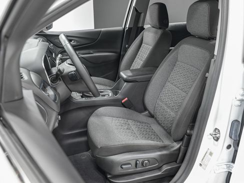 Used 2024 Chevrolet Equinox LT AWD/4WD image 16