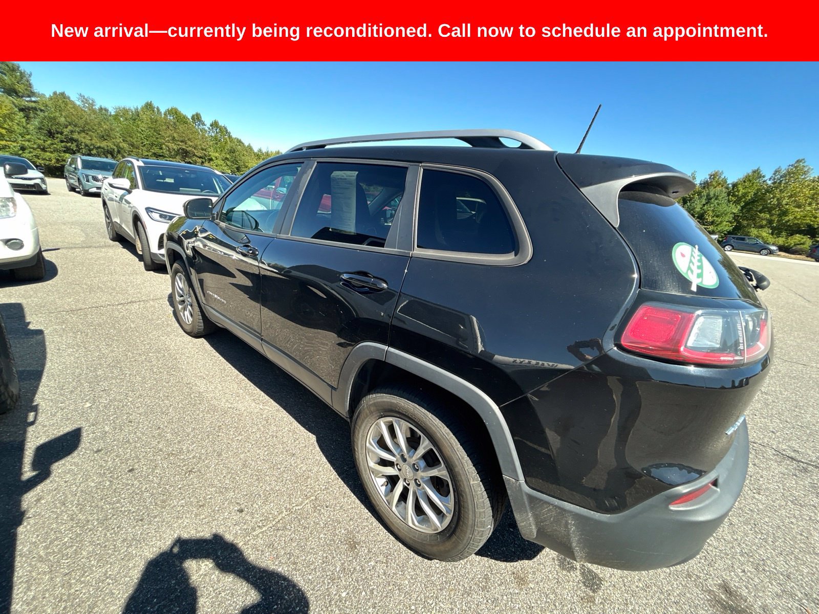 Used 2020 Jeep Cherokee Latitude w/ Cold Weather Group AWD/4WD image 7