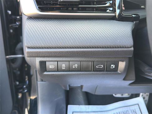 Used 2025 Toyota Camry SE FWD image 11