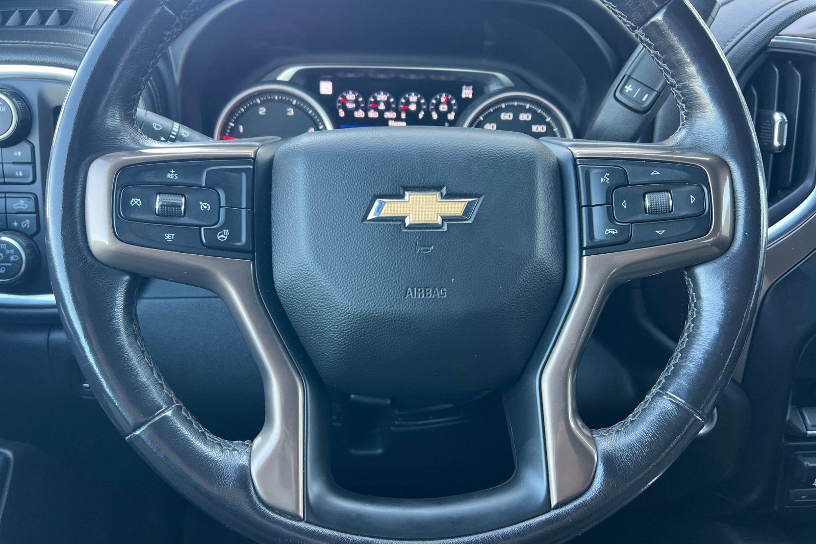 Used 2023 Chevrolet Silverado 3500 High Country AWD/4WD image 22