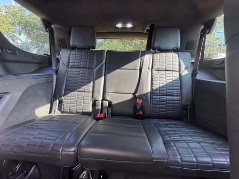 Used 2022 Cadillac Escalade Sport Platinum w/ LPO, ONYX Package AWD/4WD image 15