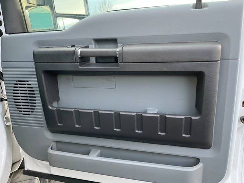 Used 2016 Ford F550 4x4 Regular Cab Super Duty image 15