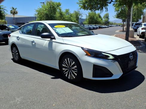 Used 2025 Nissan Altima 2.5 SV FWD image 7