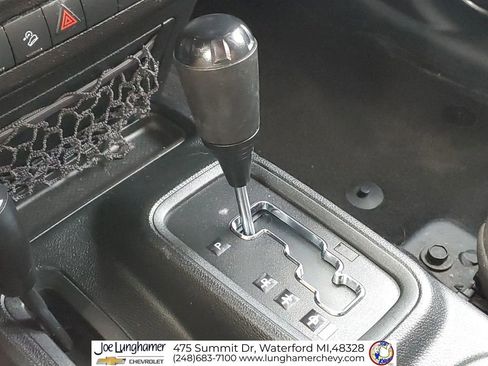 Used 2018 Jeep Wrangler Unlimited Sport image 16