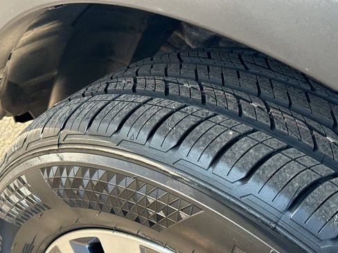 New 2026 Nissan Pathfinder SL image 10