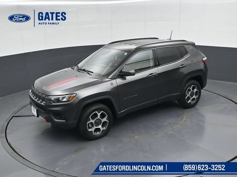 Used 2022 Jeep Compass Trailhawk w/ Trailhawk Convenience Group AWD/4WD image 47