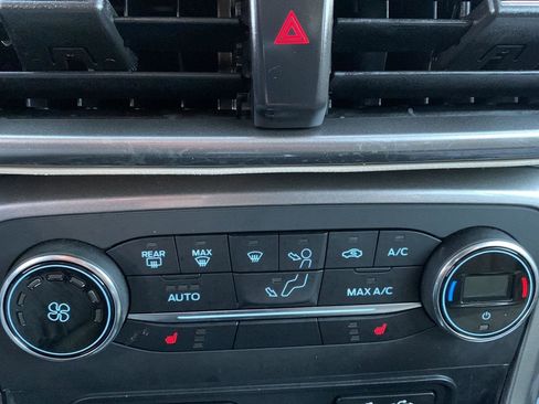 Used 2019 Ford EcoSport SE w/ SE Convenience Package image 9