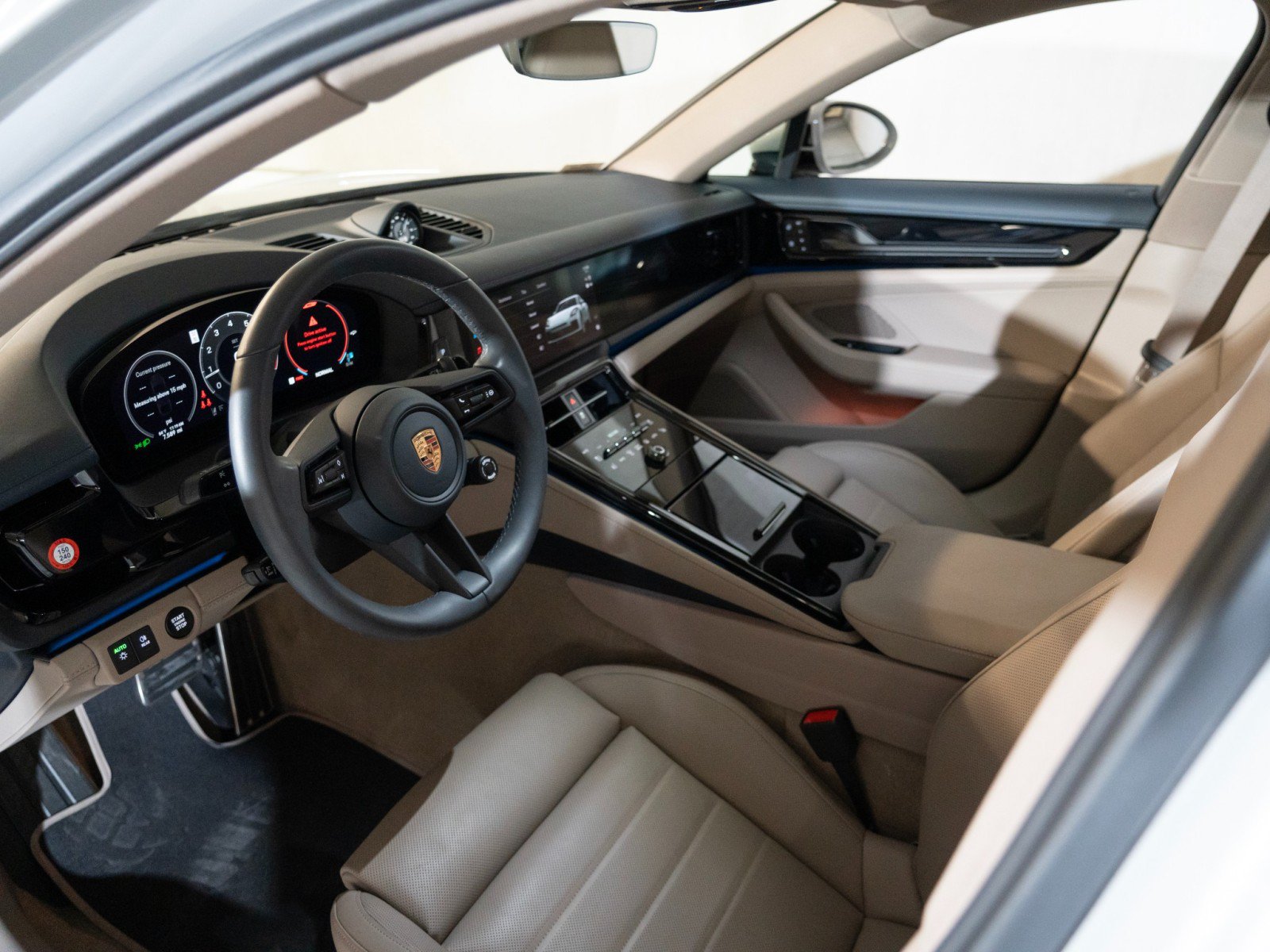 Certified 2026 Porsche Panamera RWD image 4
