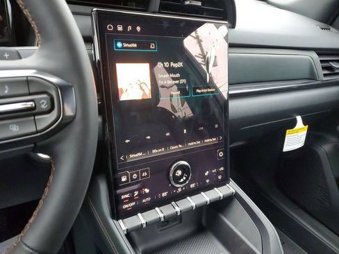 New 2026 GMC Terrain AT4 w/ LPO, Black Badging Package AWD/4WD image 30