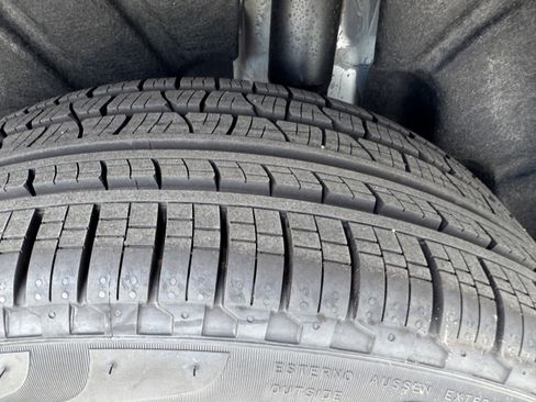 New 2025 Volkswagen Tiguan SE image 31